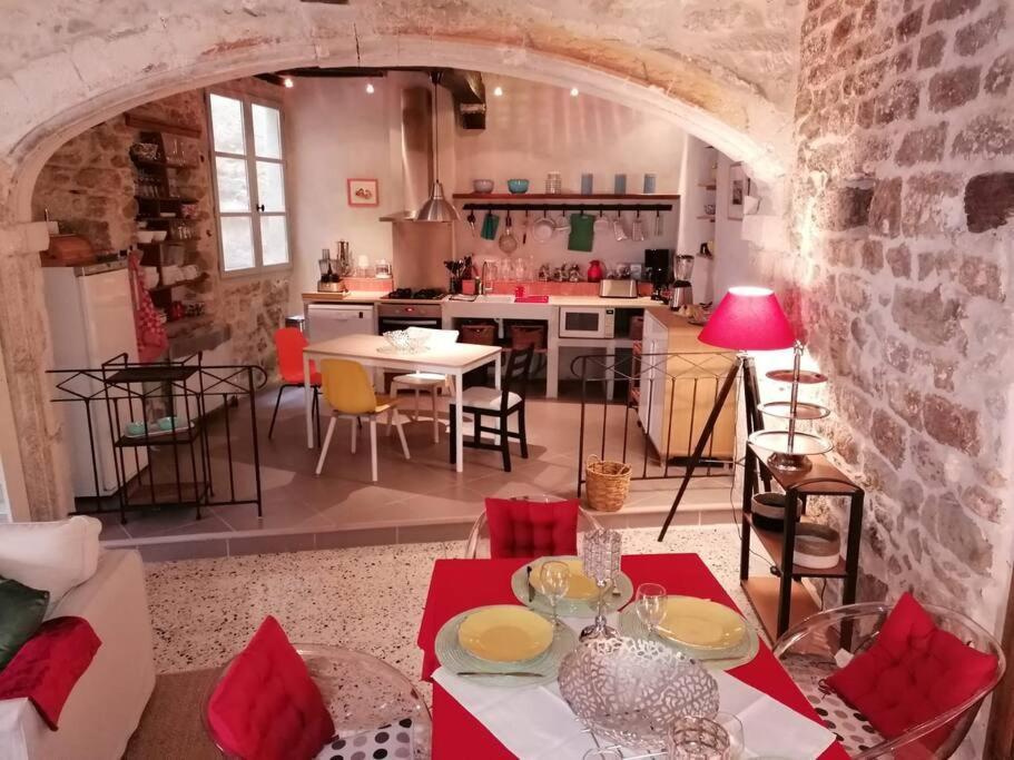 La Maison D'Helene & Antoine A Bonnieux XII Siecle Buitenkant foto